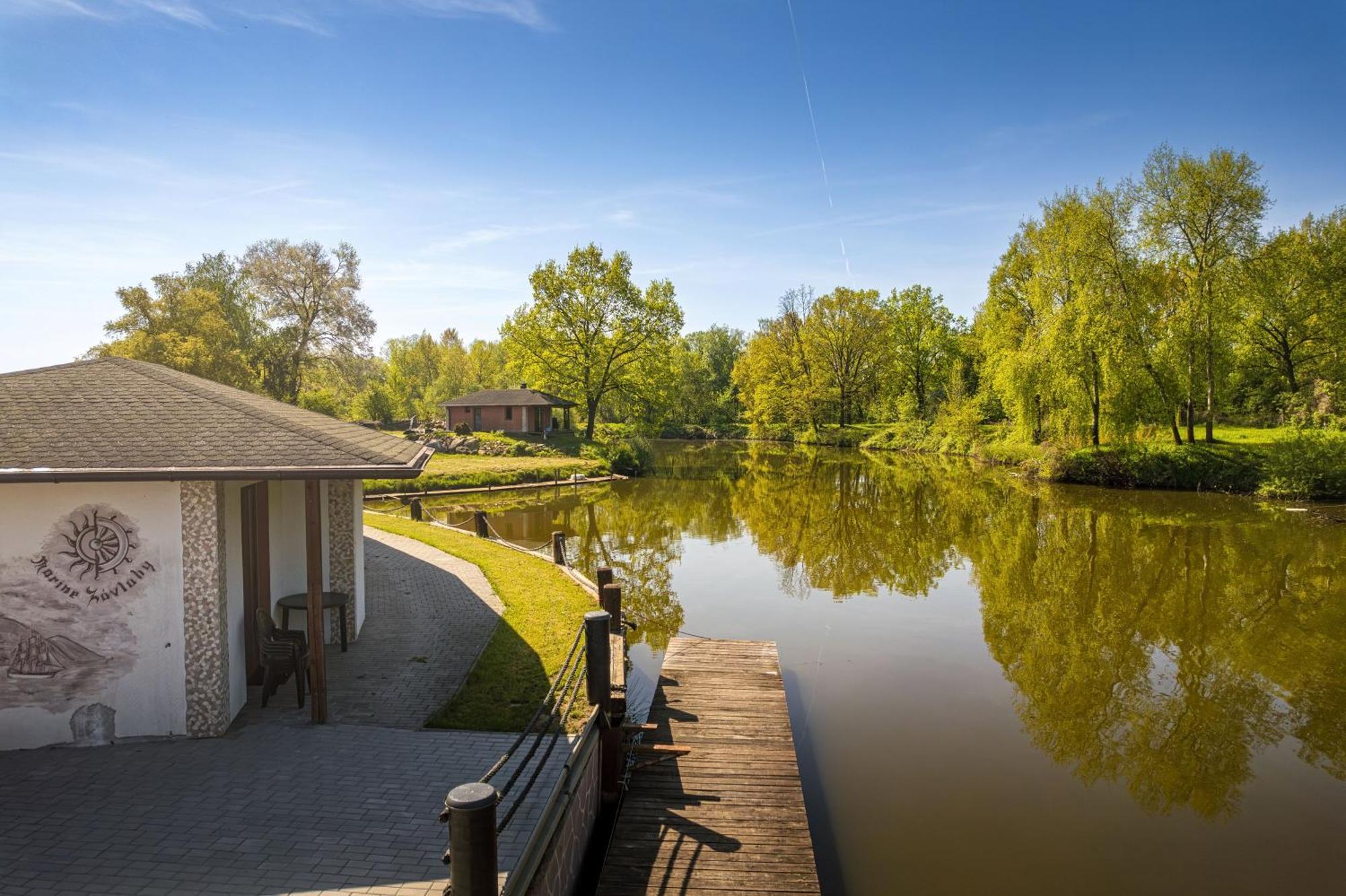 Marine Zavlahy Apartment Hrdejovice Ngoại thất bức ảnh