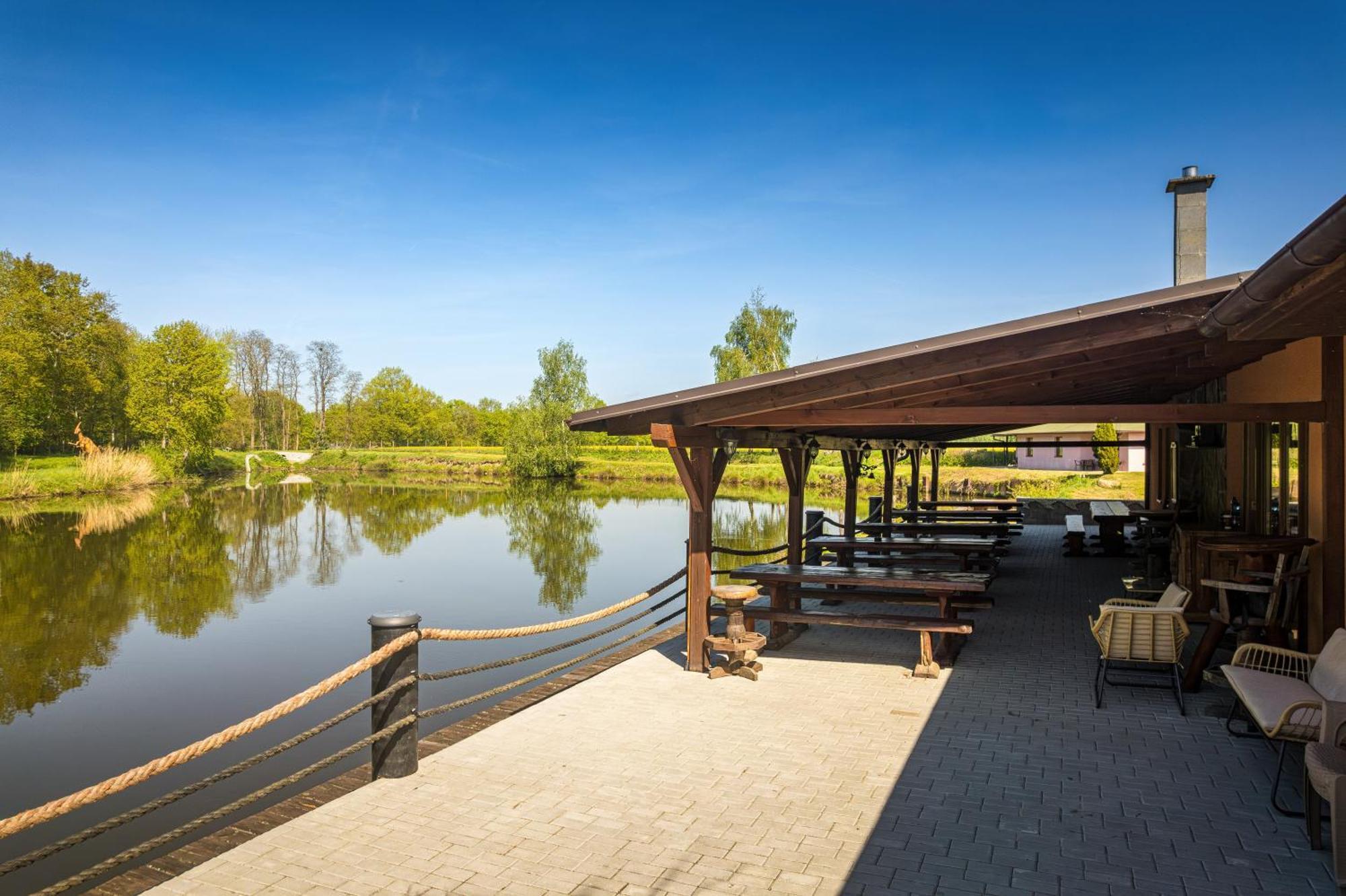 Marine Zavlahy Apartment Hrdejovice Ngoại thất bức ảnh